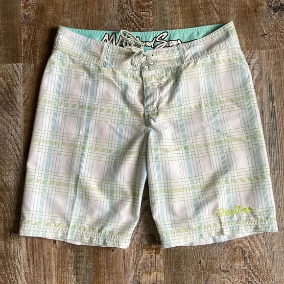 Maui & Sons Board Shorts - Picture 1 of 8